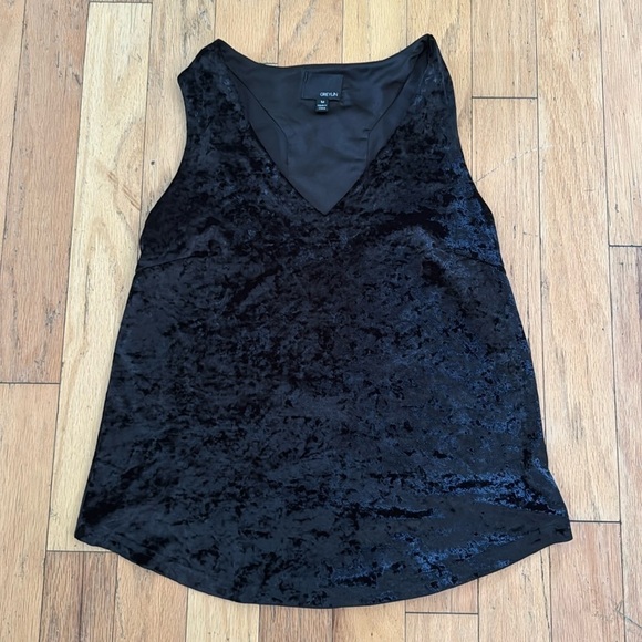 Greylin Tops - Greylin | velvet sleeveless top | black | size M